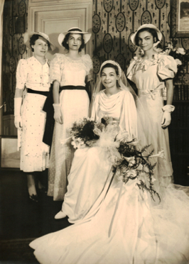 Inconnue, Marie-Madeleine, Hélène, Marguerite. Mariage d'Hélène en 1938. Inconnue, Marie-Madeleine, Hélène, Marguerite. Mariage d'Hélène en 1938.