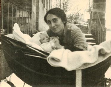 Marguerite Dubois et Henry-Louis. Elle a un amour passionnel pour lui Marguerite Dubois et Henry-Louis. Elle a un amour passionnel pour lui