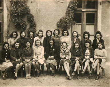 Classe de Marguerite Beslais à Cahors, en 1946 Classe de Marguerite Beslais à Cahors, en 1946