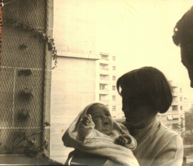 Sur le balcon de Neuilly Sur le balcon de Neuilly