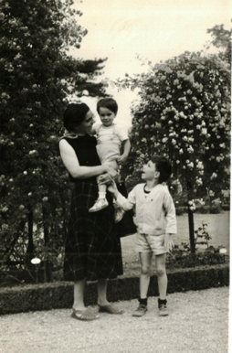 À Bagatelle À Bagatelle